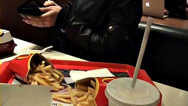 Эстер в сауне: тройничок вместо веников, всё по-взрослому