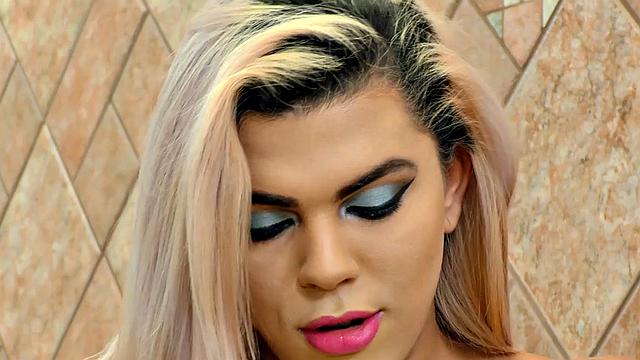 Shemale Bruna Aylla Plays with Herself a Bit