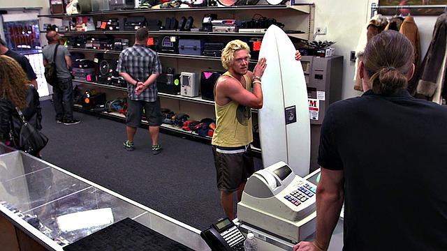 Pawn guy filled with nice dick in tight anal hole