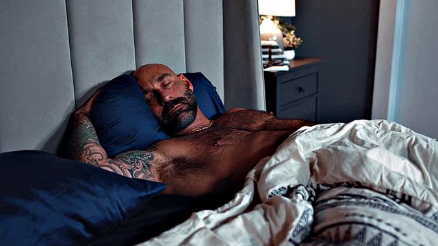 HETEROFLEXIBLE - Aroused Twink Carter DelRey Can Barely Take Stepdaddy Drew Sebastian's HUGE Dick