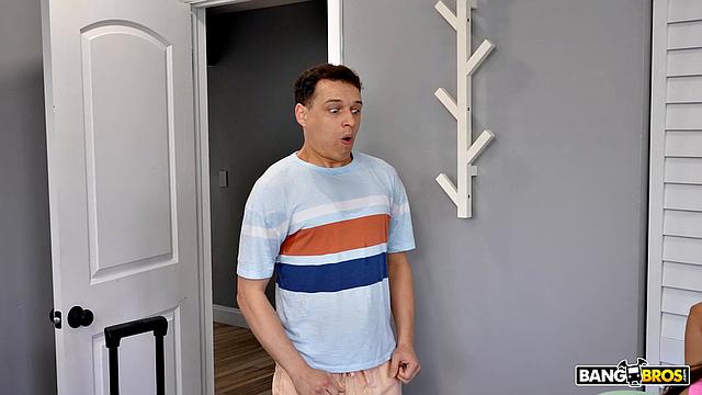 My Roommate C-ASS-IE