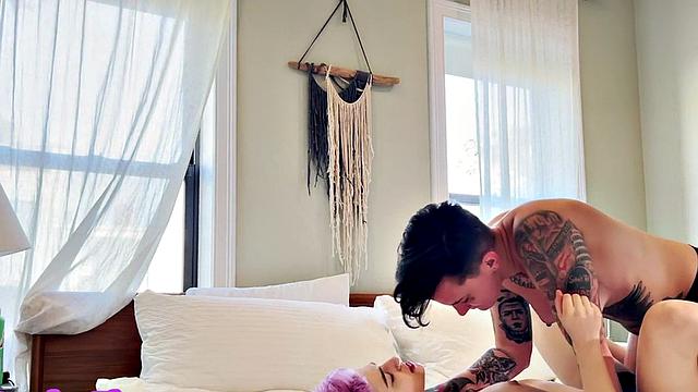 Pussyeating tattooed amateur queer eats GFs pussy at home