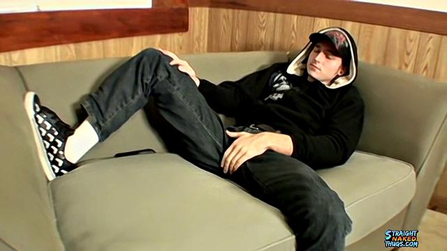 Straight 18 Year Old Skater Jerks Off - Slip