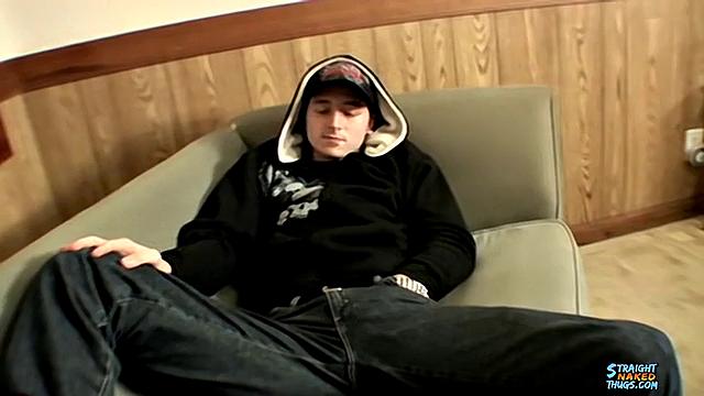 18-летний скейтер дрочит - Slip