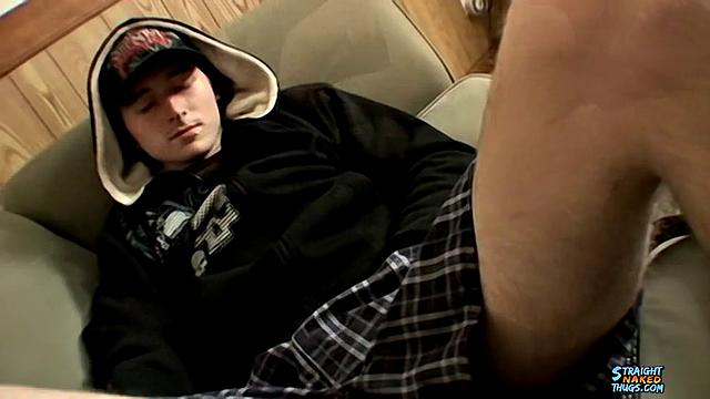 Straight 18 Year Old Skater Jerks Off - Slip