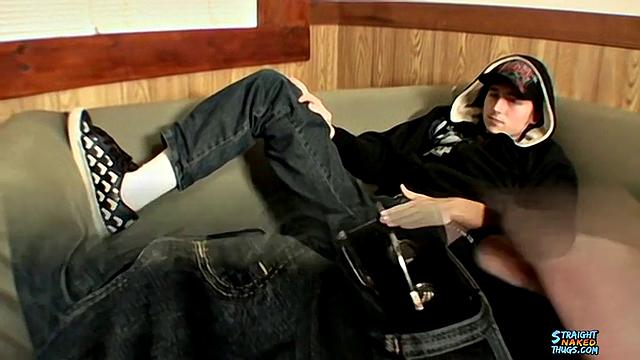 Straight 18 Year Old Skater Jerks Off - Slip