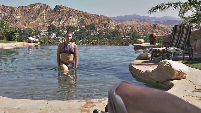 Bikini transsexual brunette bred by bf in outdoor duo