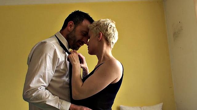 SubSlut Mila Milan: "Take all my holes."