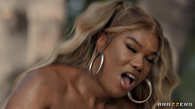 Rubbing Jessica the Right Way