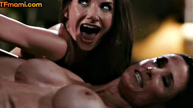 милфы разошлись: член на столе - и смех и грех