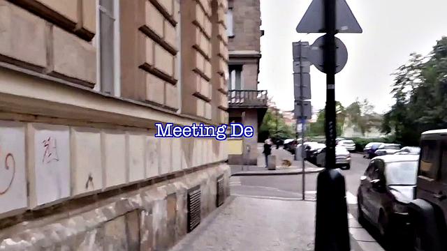 блондинка скачет на члене и получает сперму в рот