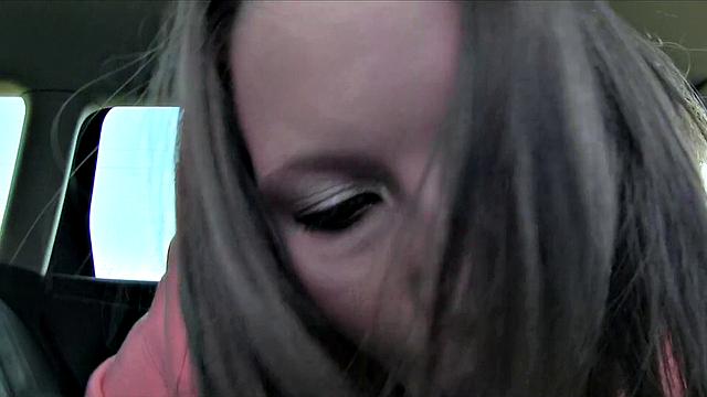 Amateur teen forgets wallet at mall & cabbie bangs her hard in car