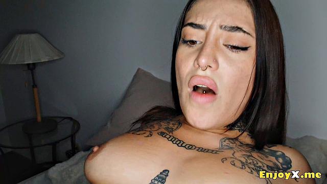 Табата Ласт заглатывает член и получает жёстко в рачку