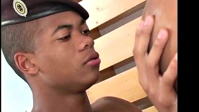 Emilio Calvo is caught beating off to a porn magazine by Felipe Sainz who works out an arrangement. Felipe gets Emilio to suck his big, black dick.