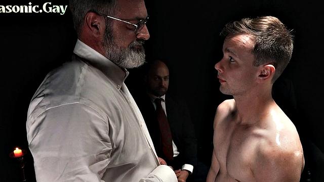 Зрелый мастер жёстко ставит на место покорного ученика