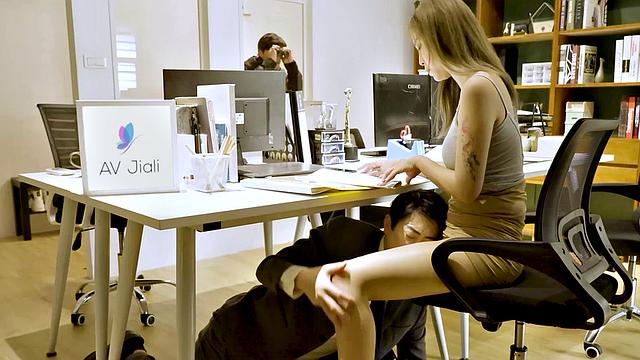 Bad Wife Knows How to heat On her Husband