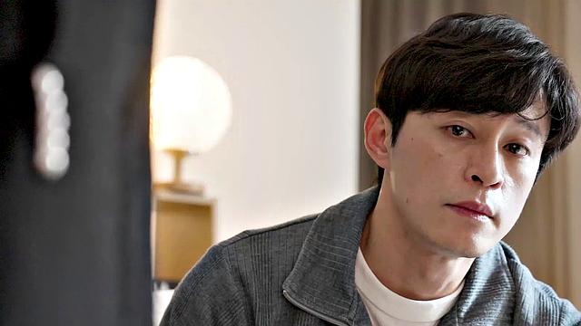 Bad Wife Knows How to heat On her Husband