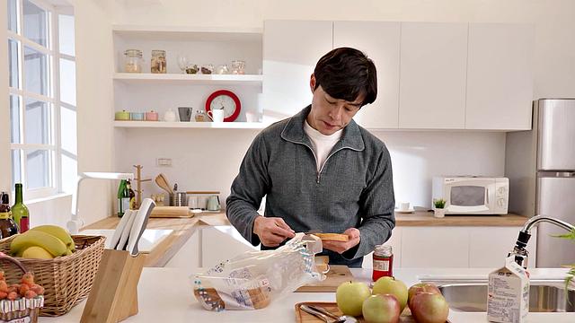 Bad Wife Knows How to heat On her Husband