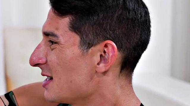 Tattoo DILF jerking while sucked and by stud