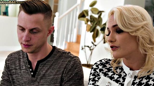 21yo babe and big-titted cougar pussypounded in 3some