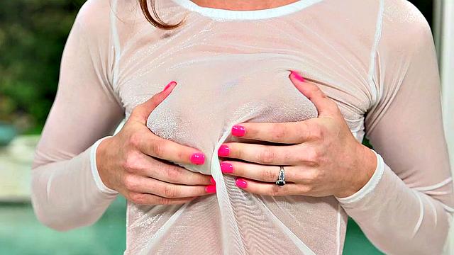 Watch Ms Molly, the bald and athletic brunette, get her shaved pussy licked on the sofa and fucked hard with a cumshot on her high