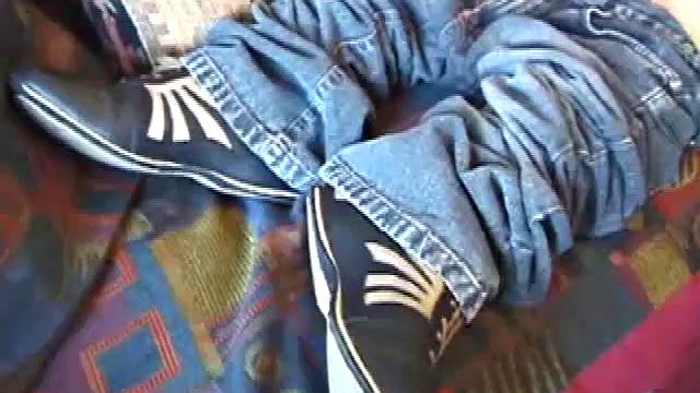 Chad Burton strokes hard for the camera and can't hold back