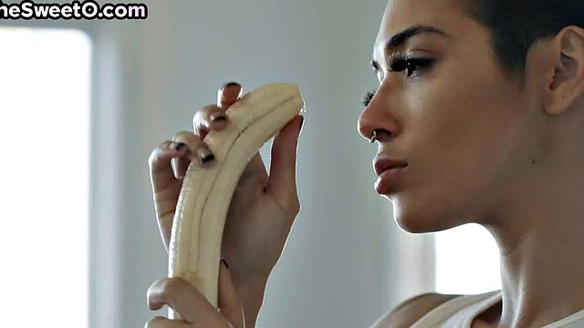 Cute babe gently pussyfucked by her BF