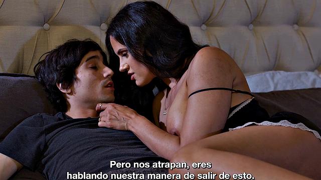 Chloe Surreal Joins MILF Penny Barber For Hot Threesome With Stepson! SPANISH SUBTITLES