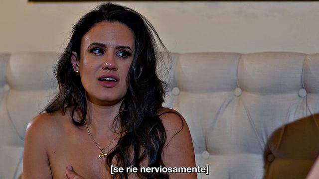 Chloe Surreal Joins MILF Penny Barber For Hot Threesome With Stepson! SPANISH SUBTITLES