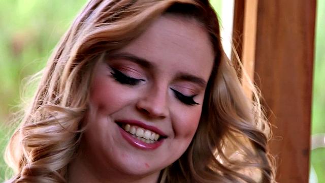 Коди Вор только прикидывается пай-девочкой, а в амбаре шалит по-взрослому