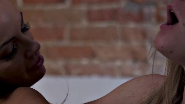 A Blonde Gone Wild E2