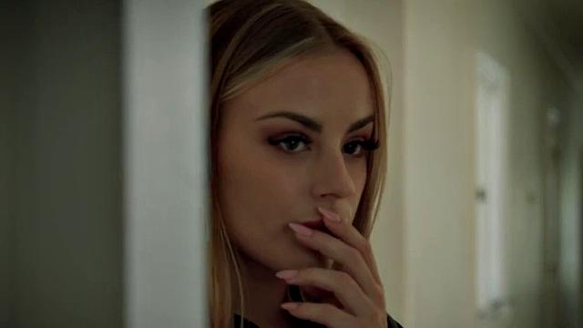 BF nails busty brunette after oral sex in the bedroom