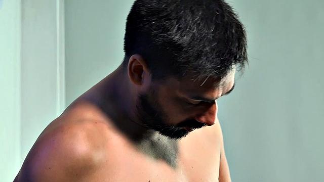 жёсткая порка и густой фэйсит от строгого отчима