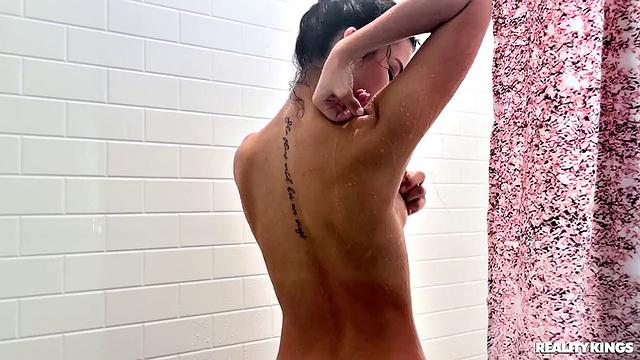 Kylie's Hot Morning Routine