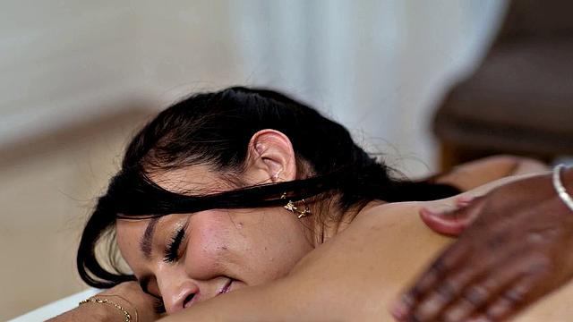 ALL GIRL MASSAGE - Naughty Masseuse Ana Foxxx Enjoys Her Favorite Client's Pussy