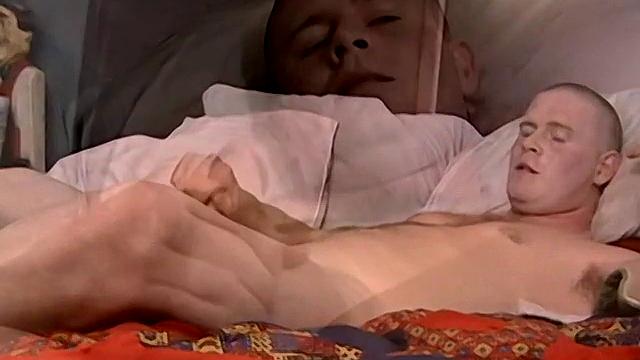 Кит выстреливает густой стрейт-спермой