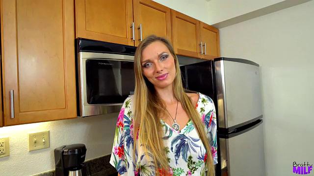 Stepmom Has New Crush - S6:E2