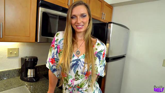 Stepmom Has New Crush - S6:E2