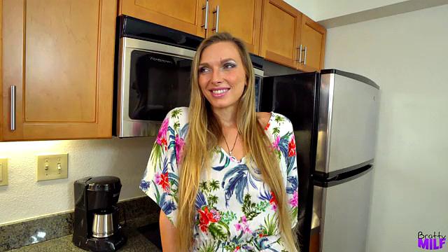 Stepmom Has New Crush - S6:E2