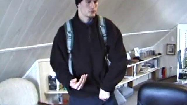 Стрейт-бой Джонатан дрочит
