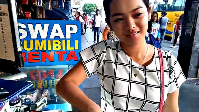 Селин с аппетитной жопкой испытывает кайф на Trike Patrol