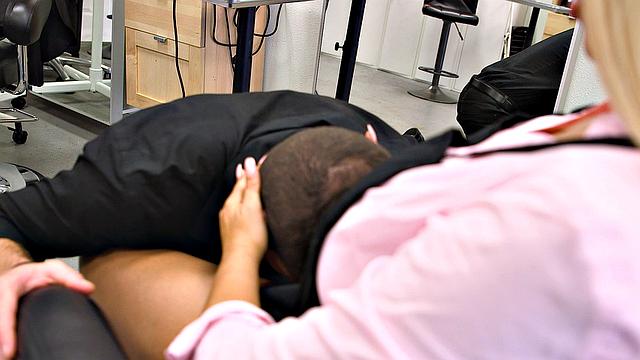 Hammering The Hair Salon