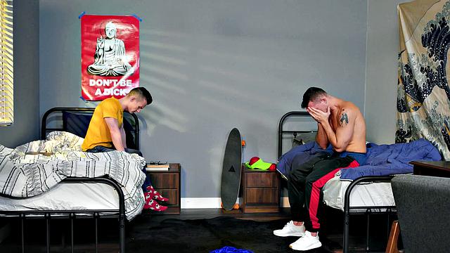 Injured Hottie Soothed By Twink - NextDoorTwink