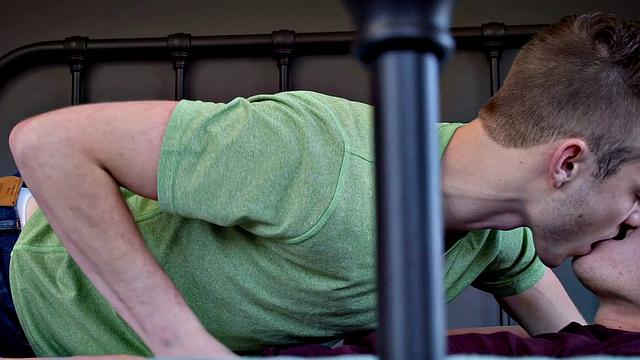 Injured Hottie Soothed By Twink - NextDoorTwink