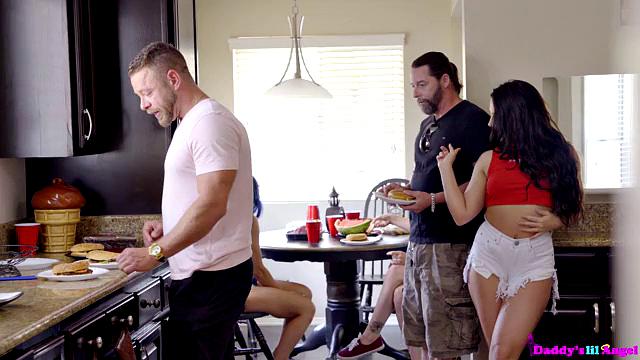 уитни райт расплачивается за откровенный наряд жёстким аналом