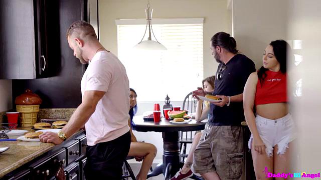 Let Them Watch - S3:E1