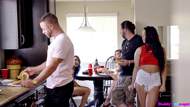 уитни райт расплачивается за откровенный наряд жёстким аналом