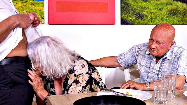 MATURE4K. Slutty mature laid by handsome waiter in front of old hubby