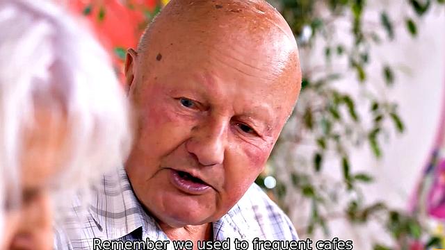 MATURE4K. Slutty mature laid by handsome waiter in front of old hubby