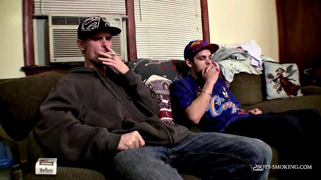 Стрейт-дружки курят и дрочат - Straight Buddies Smoke and Masturbate